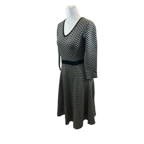 Ladies Boden‎ Lucinda Chevron Knit Dress Black and Grey Size 4 - Picture 3 of 10